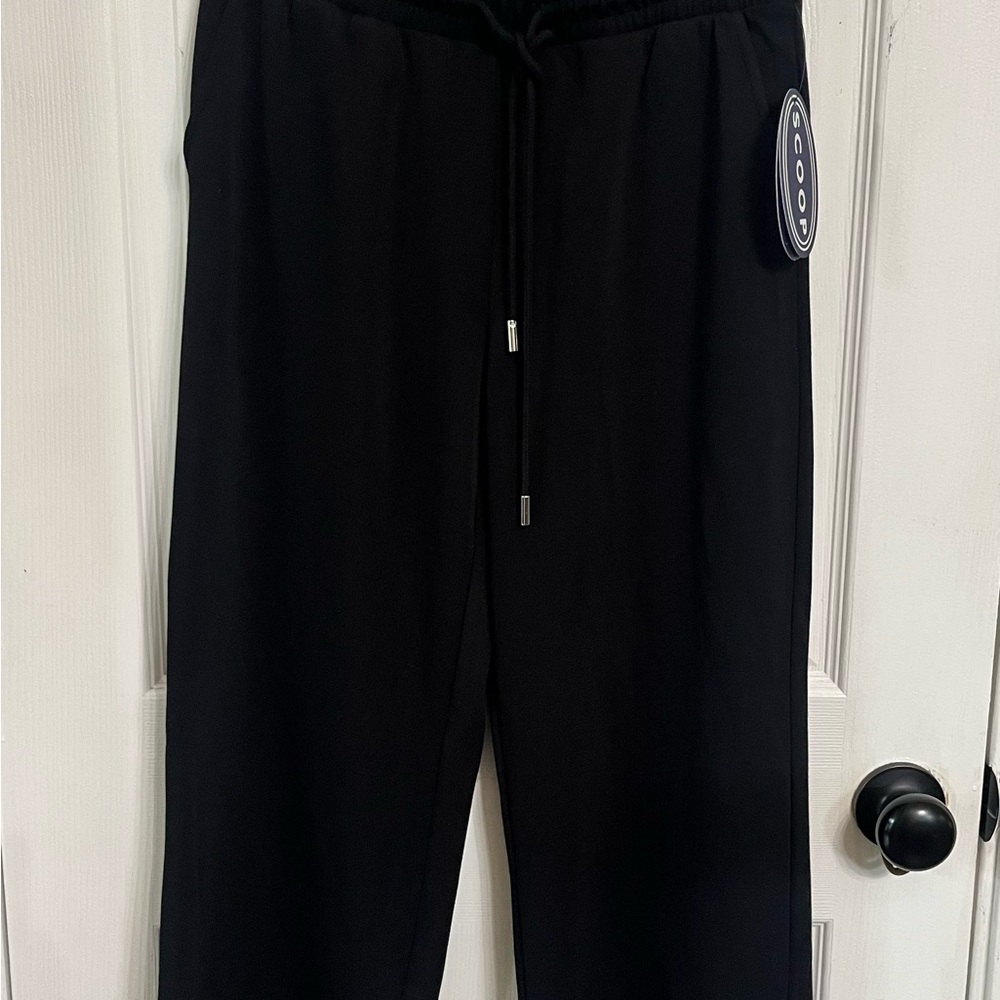 NWT Women’s Scoop cropped sweatpants